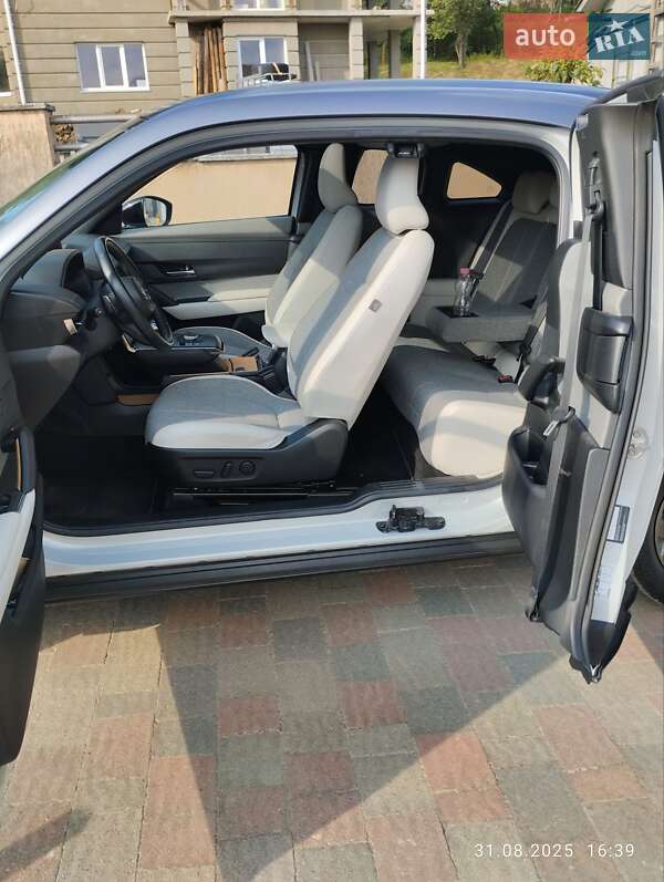 Внедорожник / Кроссовер Mazda MX-30 2020 в Делятине фото 8 Внедорожник / Кроссовер Mazda MX-30 2020 в Делятине