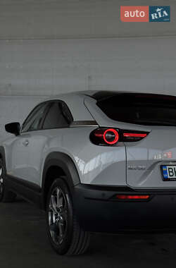 Внедорожник / Кроссовер Mazda MX-30 2020 в 