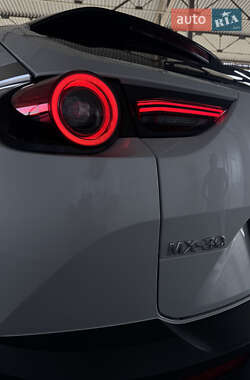 Внедорожник / Кроссовер Mazda MX-30 2020 в 