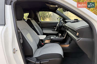 Внедорожник / Кроссовер Mazda MX-30 2021 в 