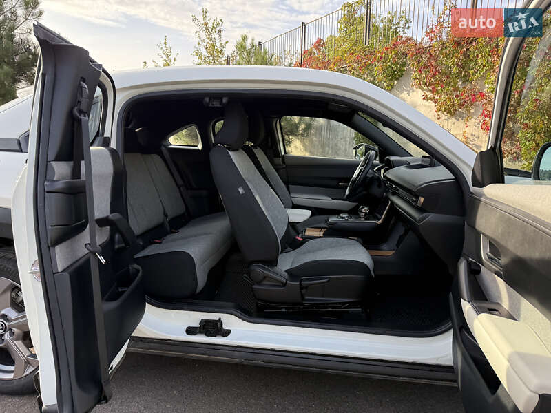 Позашляховик / Кросовер Mazda MX-30 2021 в Рівному