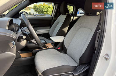 Внедорожник / Кроссовер Mazda MX-30 2021 в 