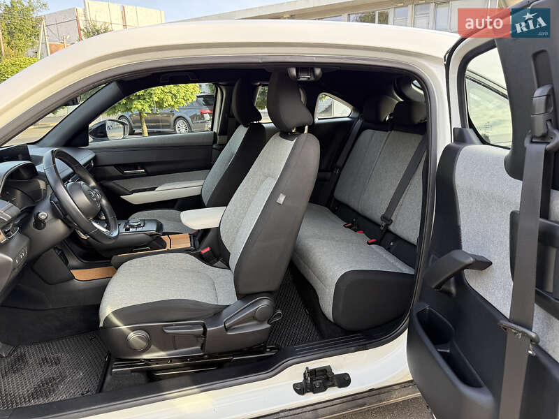 Позашляховик / Кросовер Mazda MX-30 2021 в Рівному