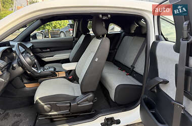 Внедорожник / Кроссовер Mazda MX-30 2021 в 