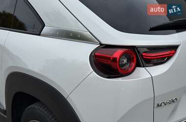 Внедорожник / Кроссовер Mazda MX-30 2020 в 