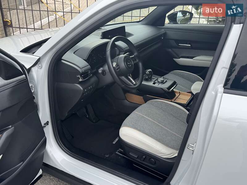 Позашляховик / Кросовер Mazda MX-30 2020 в Дніпрі