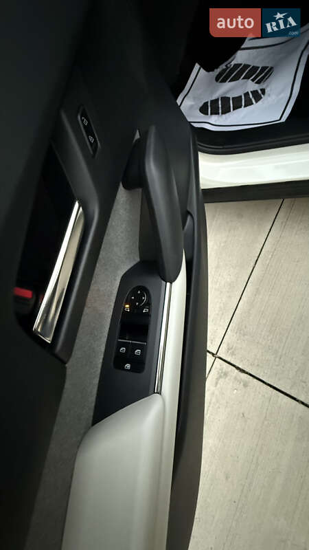 Внедорожник / Кроссовер Mazda MX-30 2023 в Луцке