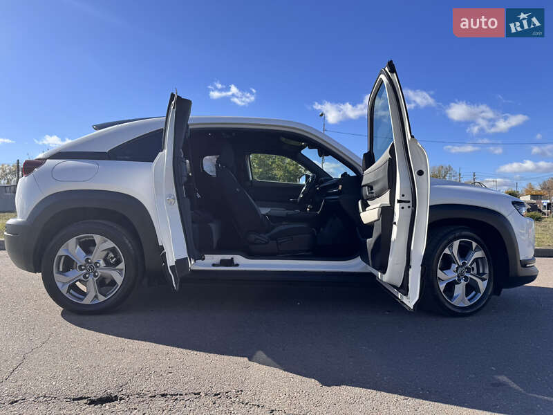 Внедорожник / Кроссовер Mazda MX-30 2021 в Киеве