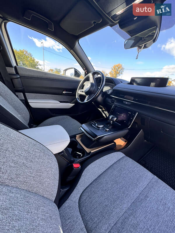 Внедорожник / Кроссовер Mazda MX-30 2021 в Киеве