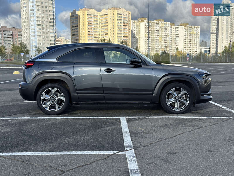 Внедорожник / Кроссовер Mazda MX-30 2022 в Киеве