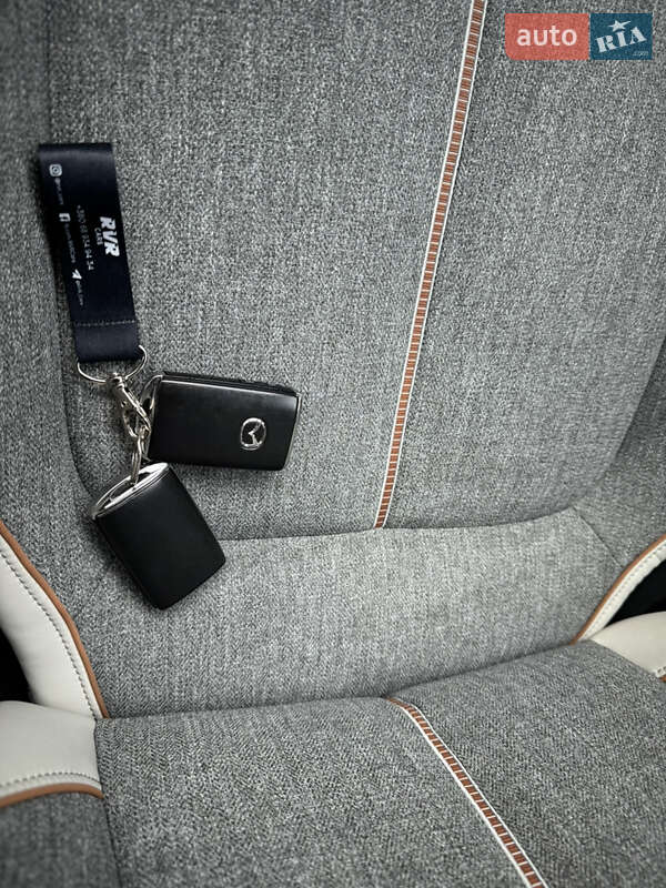 Внедорожник / Кроссовер Mazda MX-30 2020 в Тернополе