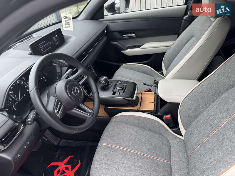 Внедорожник / Кроссовер Mazda MX-30 2020 в Тернополе