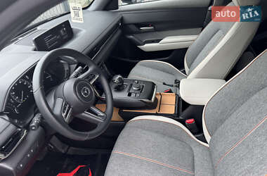 Внедорожник / Кроссовер Mazda MX-30 2020 в 