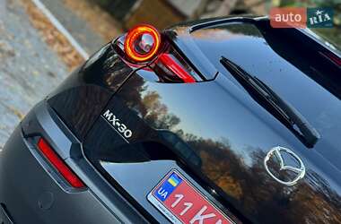 Внедорожник / Кроссовер Mazda MX-30 2021 в 