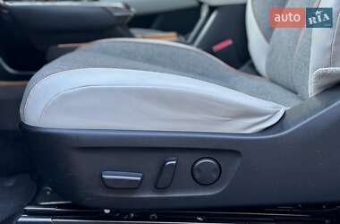 Внедорожник / Кроссовер Mazda MX-30 2021 в 