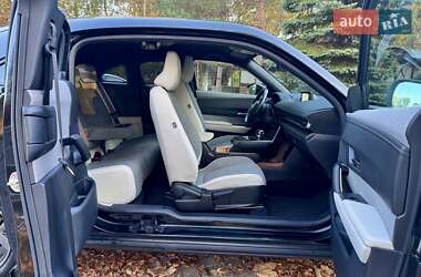 Внедорожник / Кроссовер Mazda MX-30 2021 в 