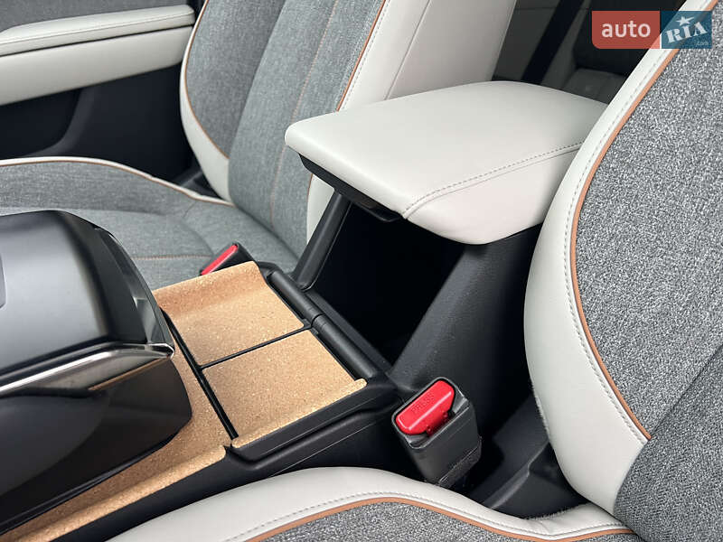 Внедорожник / Кроссовер Mazda MX-30 2020 в Черновцах