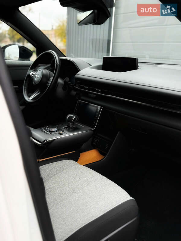 Внедорожник / Кроссовер Mazda MX-30 2021 в Кривом Роге