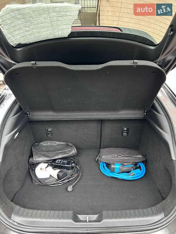 Позашляховик / Кросовер Mazda MX-30 2020 в Тлумачі