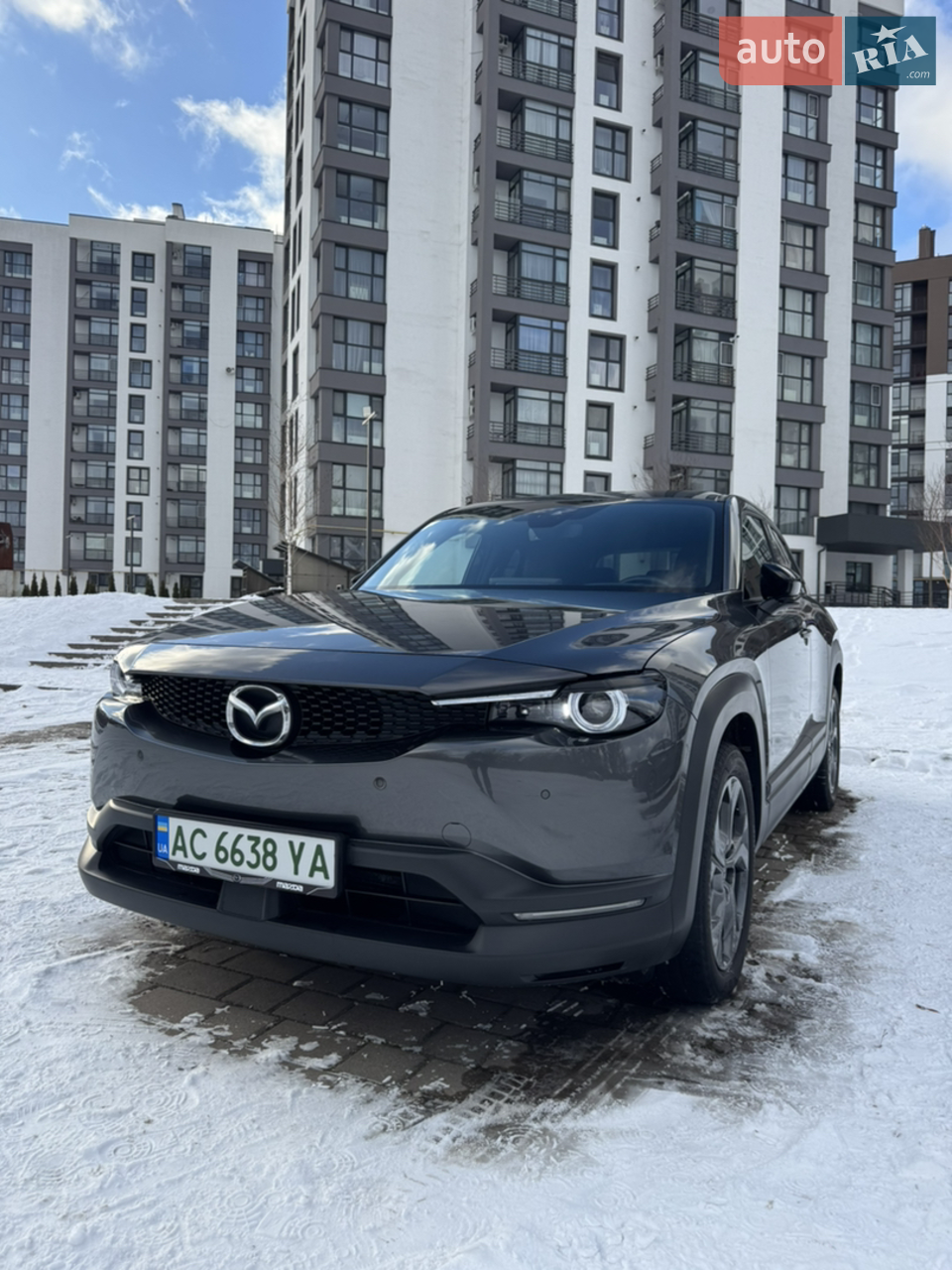 Свіжо пригнана 
Mazda MX 30 SKYACTIV 145 FIRST EDITION 36 KWH - NL

Також є ДОСТАВКА в деякі регіони України!
Авто вільне до броні. 
Реєстрація 17.11.2020 р., авто в дуже хорошому технічному та візуальному стані, 100% рідний  пробіг, що підтверджується на офіційному сервісі, є всі  фото з аукціону, також є сервісна історія. Надам тестер при огляді авто, за свої слова відповідаю.
Максимальна  комплектація. Перевірка авто на будь якому вибраному вами СТО! Детальна інформація по телефону.
По електроніці все працює. Кожна кнопочка працює. Клімат заправлений, пічка дує. Топові  диски R 18-го радіусу на гарній гумі . Салон як новий. Два ключі, дві зарядки, сервісна історія.
Авто варте уваги, є все і навіть більше, дарує тільки позитивні емоції!