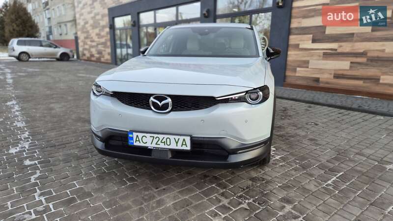 Внедорожник / Кроссовер Mazda MX-30 2020 в Владимире