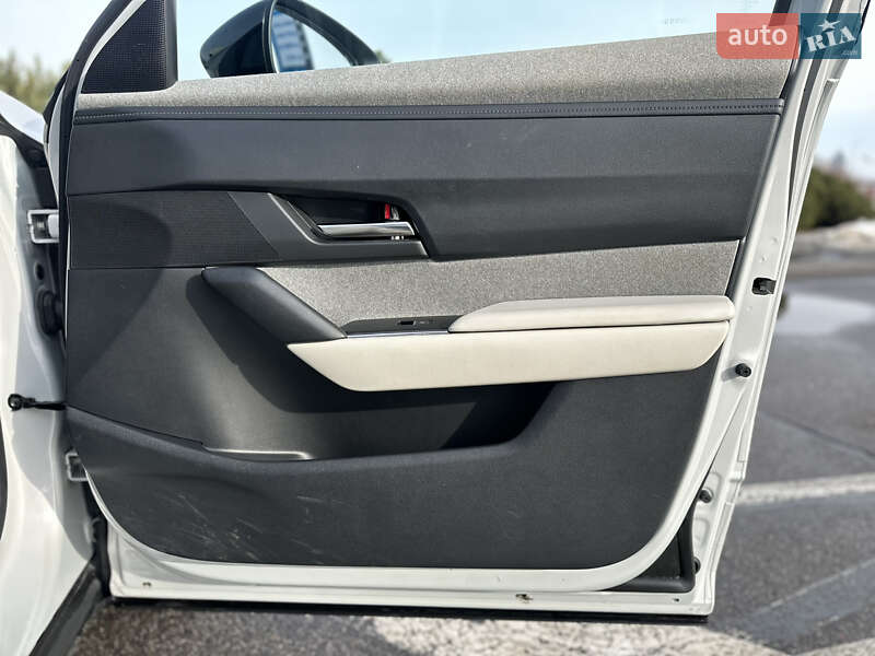 Внедорожник / Кроссовер Mazda MX-30 2022 в Киеве