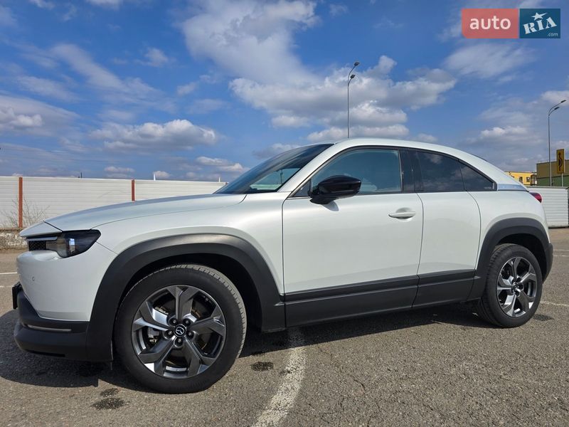 Внедорожник / Кроссовер Mazda MX-30 2020 в Виннице