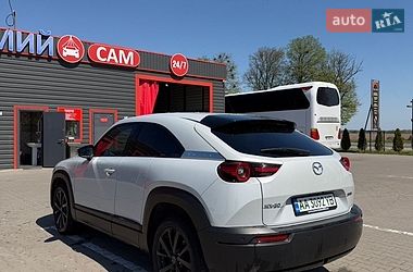 Внедорожник / Кроссовер Mazda MX-30 2020 в Киеве