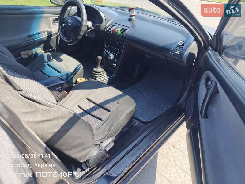 Купе Mazda MX-3 1993 в Ужгороде