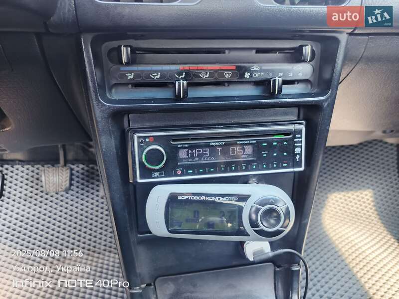 Купе Mazda MX-3 1993 в Ужгороде