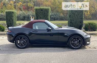 Родстер Mazda MX-5 2017 в 