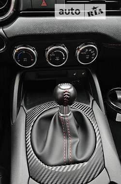 Родстер Mazda MX-5 2015 в 