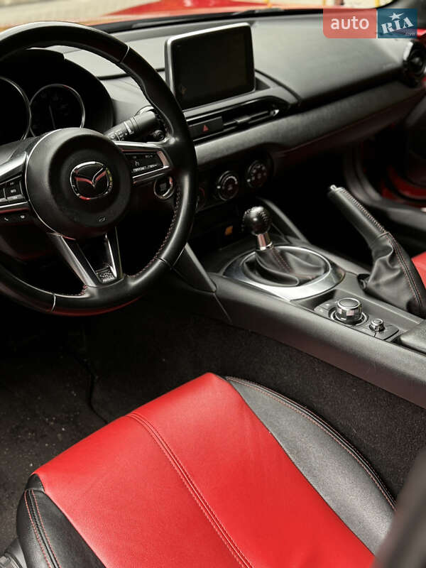 Родстер Mazda MX-5 2015 в Козині