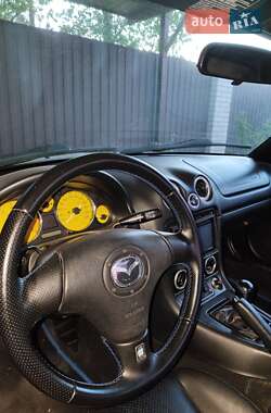 Родстер Mazda MX-5 2001 в 