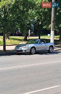 Родстер Mazda MX-5 2001 в 