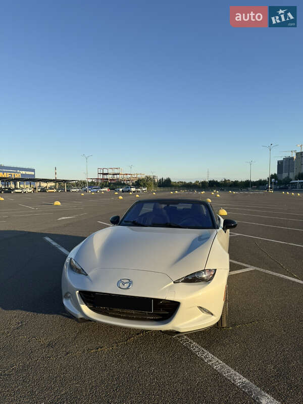 Родстер Mazda MX-5 2016 в 