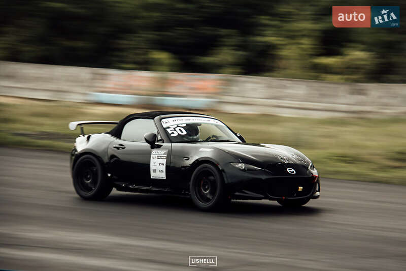 Родстер Mazda MX-5 2015 в Киеве
