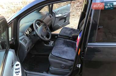 Минивэн Mazda Premacy 2004 в 