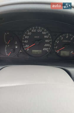 Минивэн Mazda Premacy 2000 в 
