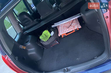Минивэн Mazda Premacy 2002 в 