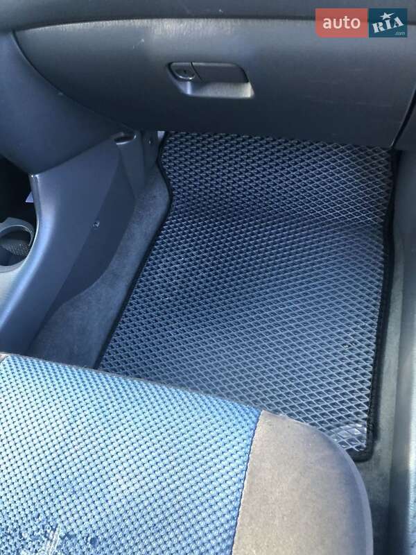 Минивэн Mazda Premacy 2003 в Кременчуге