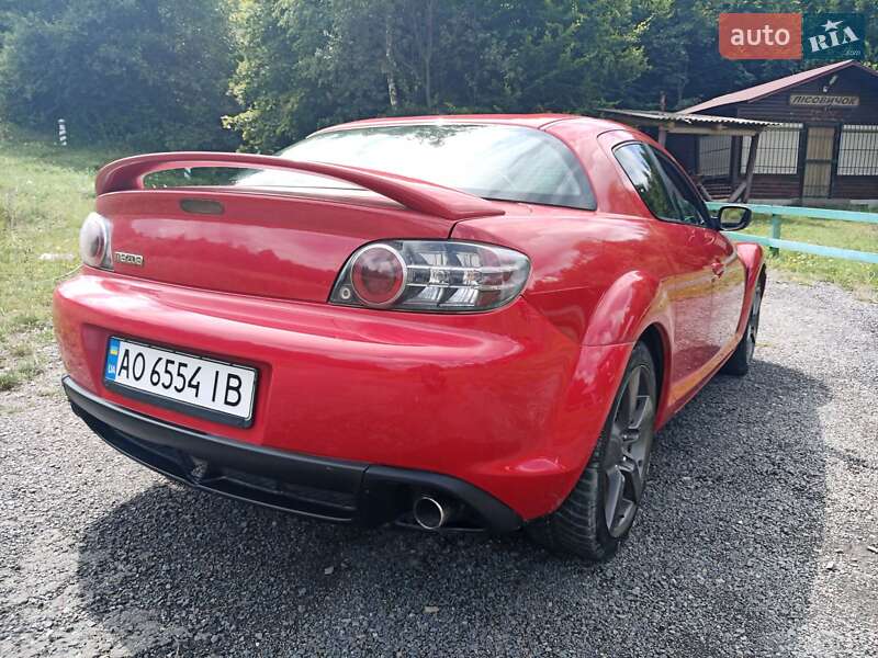 Купе Mazda RX-8 2004 в Воловцю