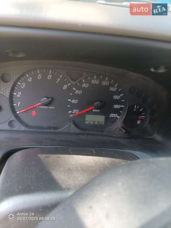 Внедорожник / Кроссовер Mazda Tribute 2002 в Сагуновке фото 8 Внедорожник / Кроссовер Mazda Tribute 2002 в Сагуновке