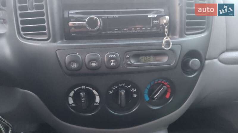 Внедорожник / Кроссовер Mazda Tribute 2001 в Запорожье
