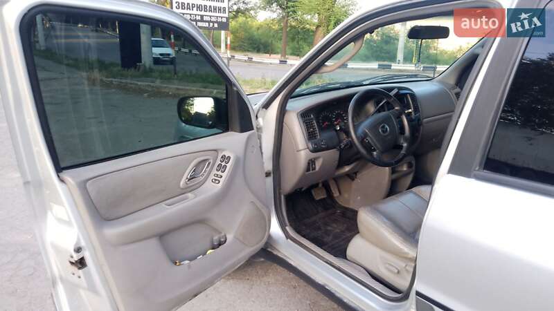 Внедорожник / Кроссовер Mazda Tribute 2001 в Запорожье