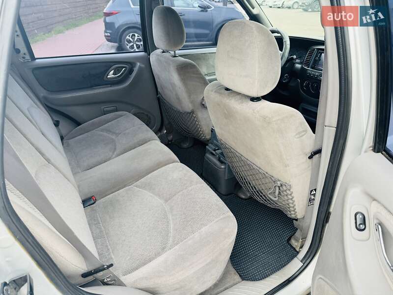 Внедорожник / Кроссовер Mazda Tribute 2001 в Белогородке