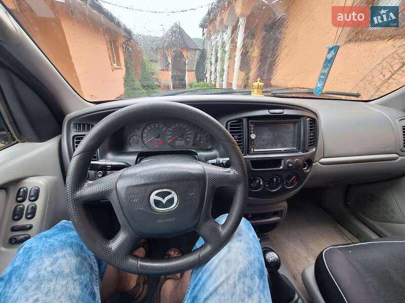 Позашляховик / Кросовер Mazda Tribute 2002 в Чернівцях