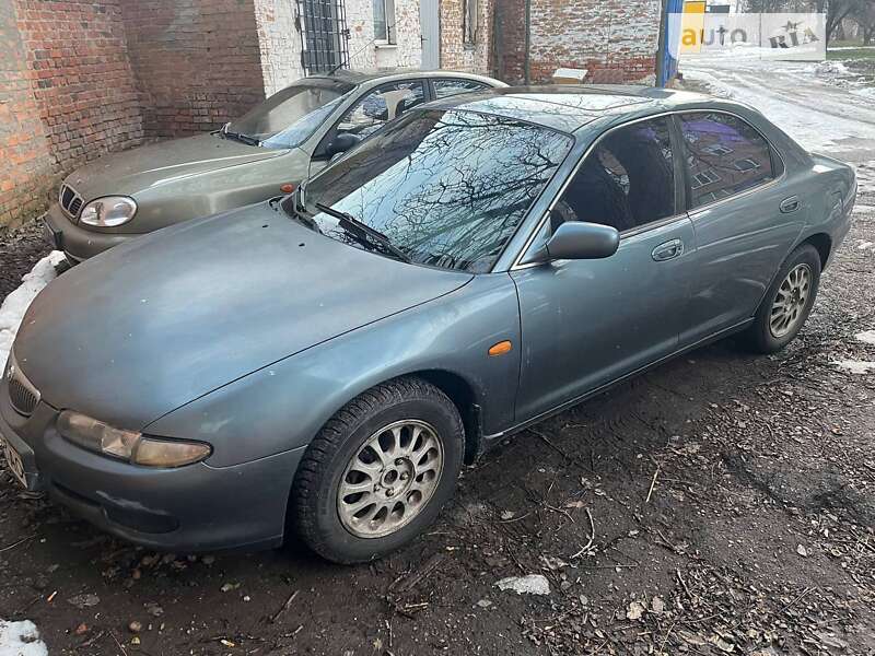 Седан Mazda Xedos 6 1993 в Варві