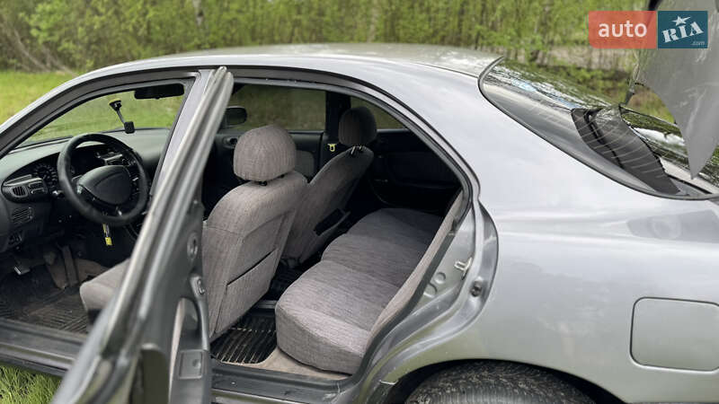 Седан Mazda Xedos 6 1996 в Глинном