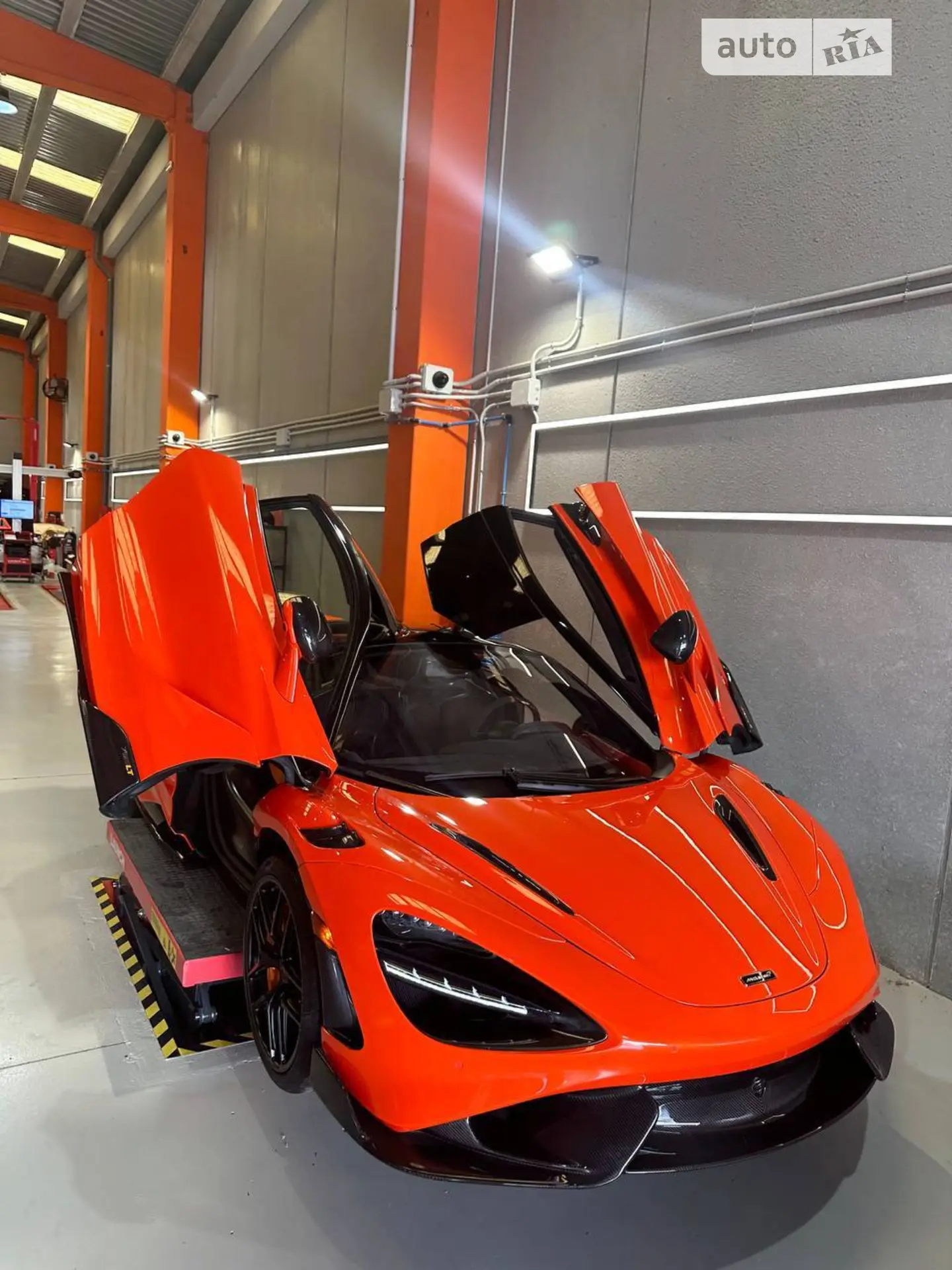 2020 McLaren 765LT - мініатюра 3